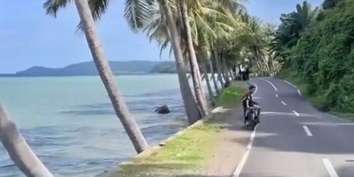 Keindahan Laut Timur Pantai Karampuang Sinjai