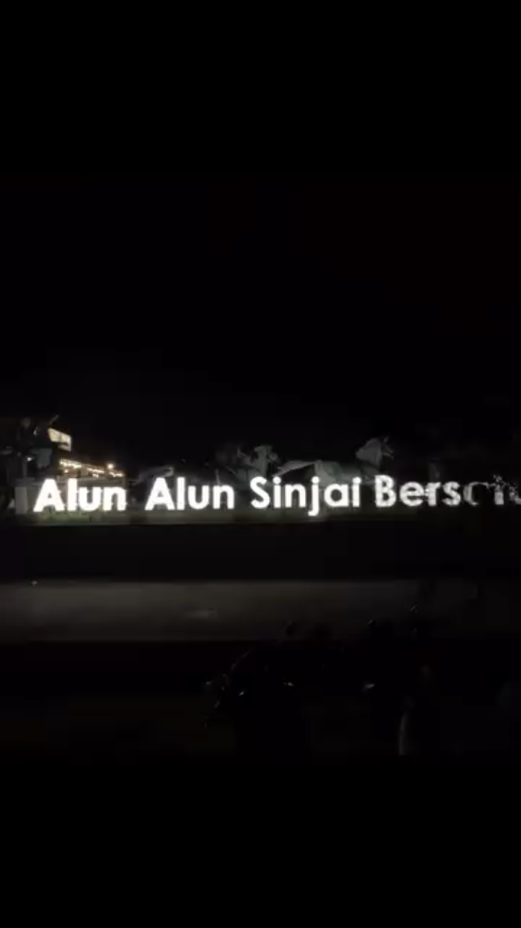 Pusat Jajanan Terlaris Di Alun-Alun Sinjai Bersatu 2025